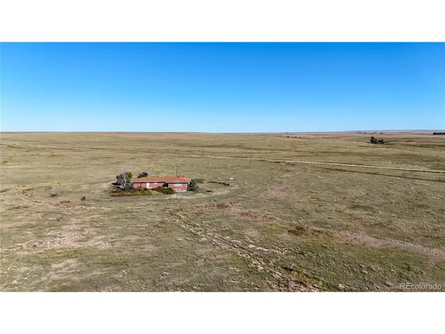 a view of floor and ocean view