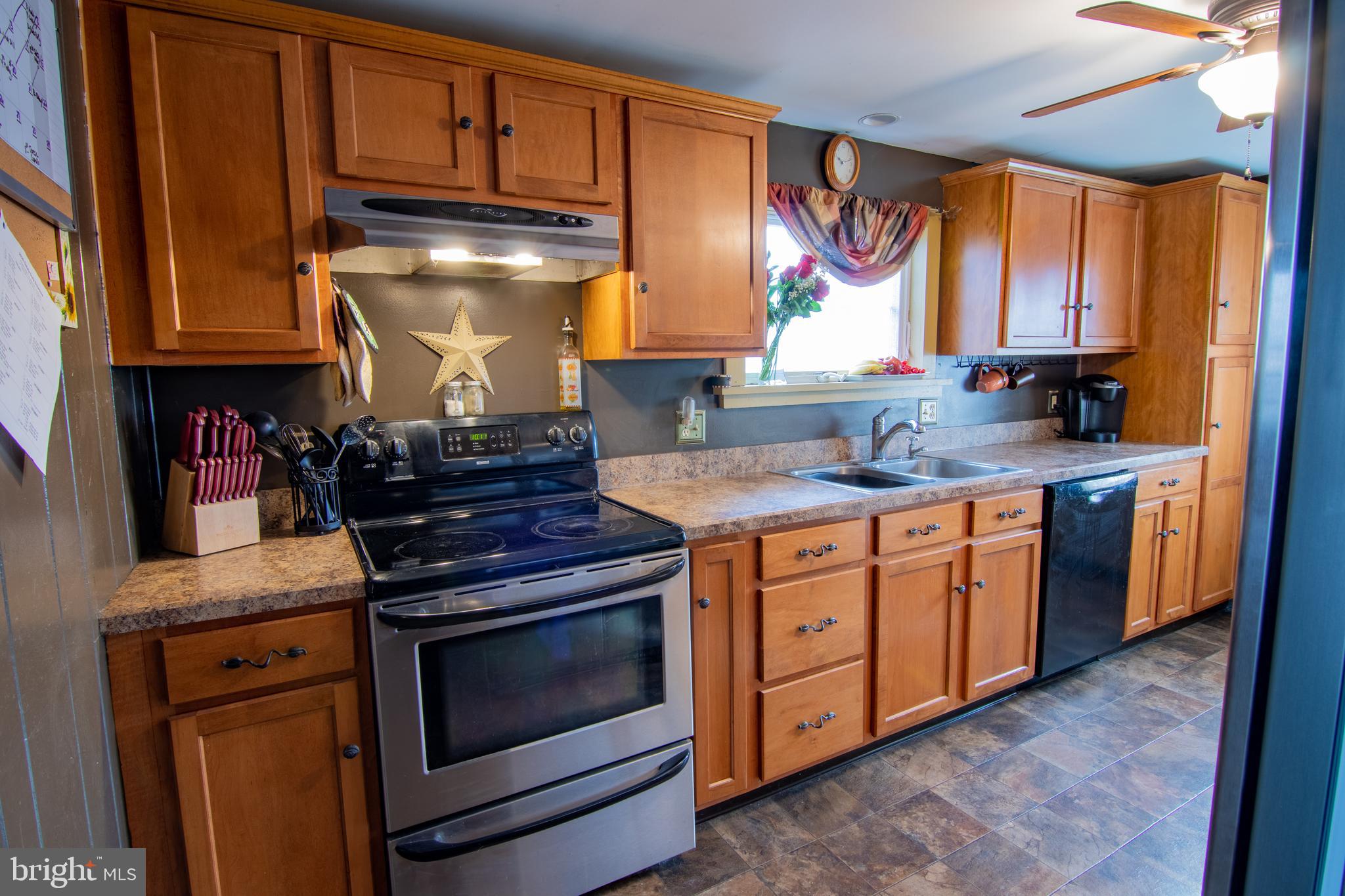 249 Morwood Road Telford, PA 18969 - Photo 12 of 27 kitchen