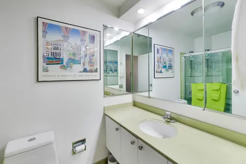 $559,000 | 155 North Harbor Drive, Unit 3910, Chicago, IL 60601