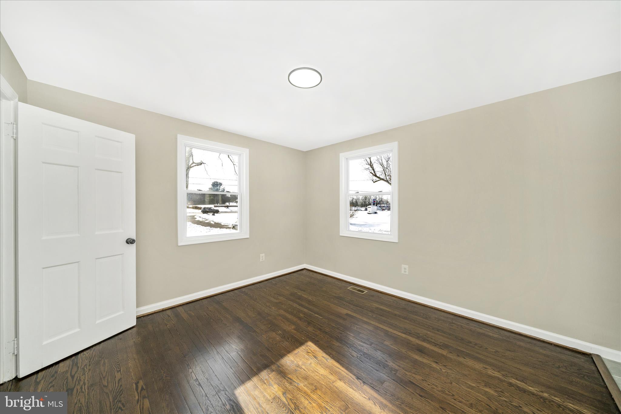 2514 West Liberty Road Westminster, MD 21157 - Photo 21 of 63 Living Room