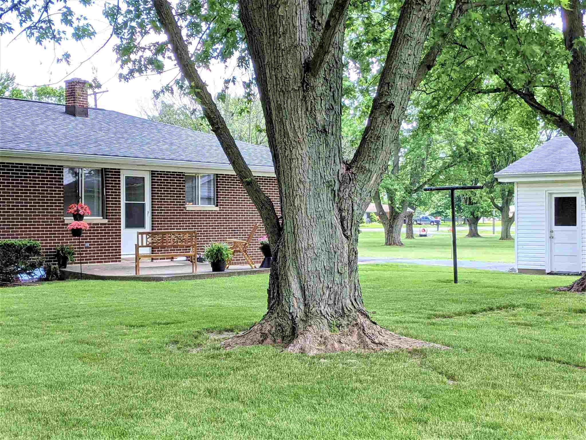 14932 Bluffton Road Yoder, IN 46798 - Photo 3 of 31