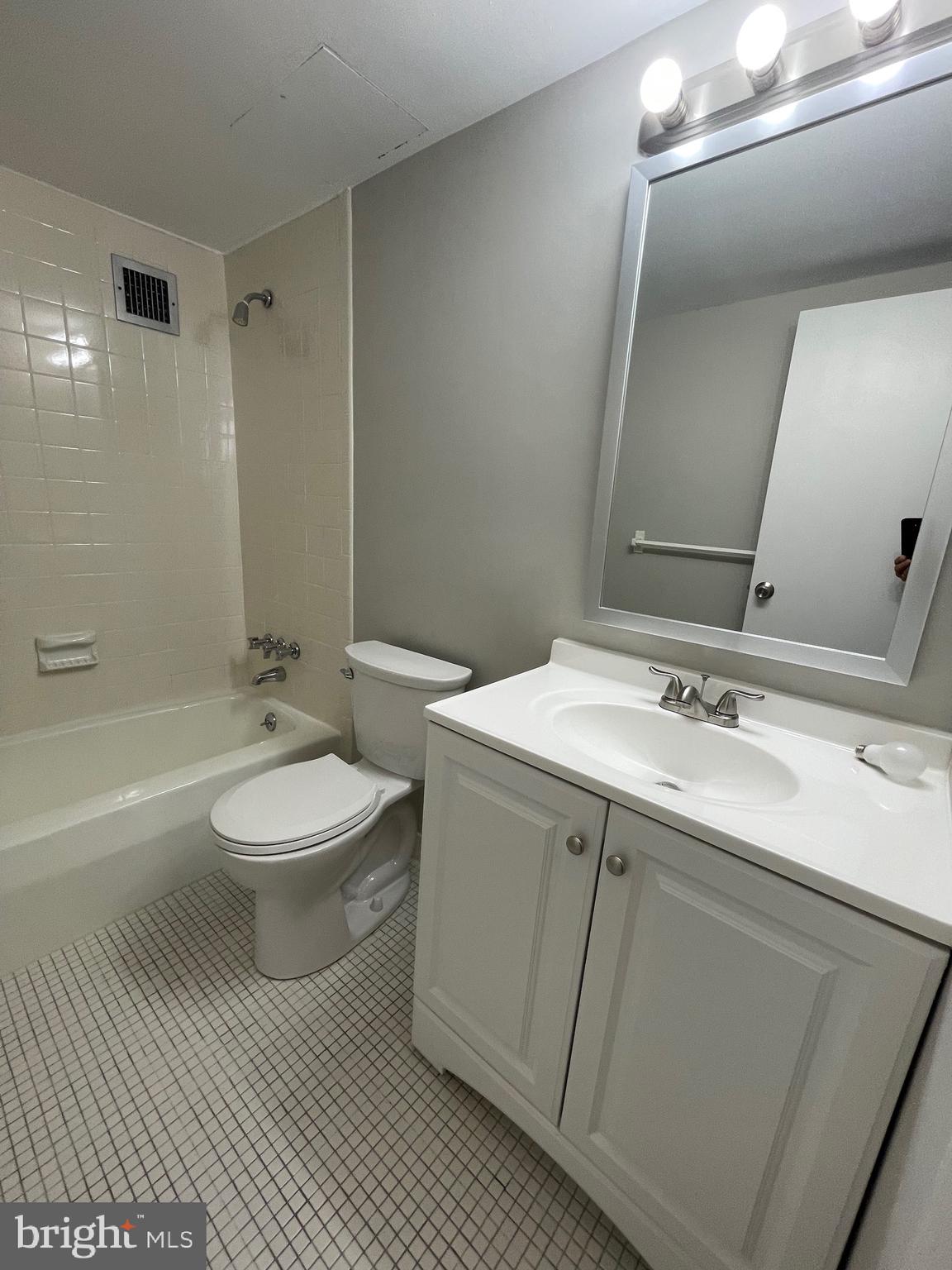 1840 Frontage Road, Unit 1103 Cherry Hill, NJ 08034 - Photo 16 of 23 Bath