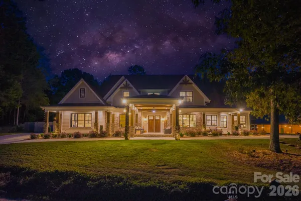 a view of a entryway of the house