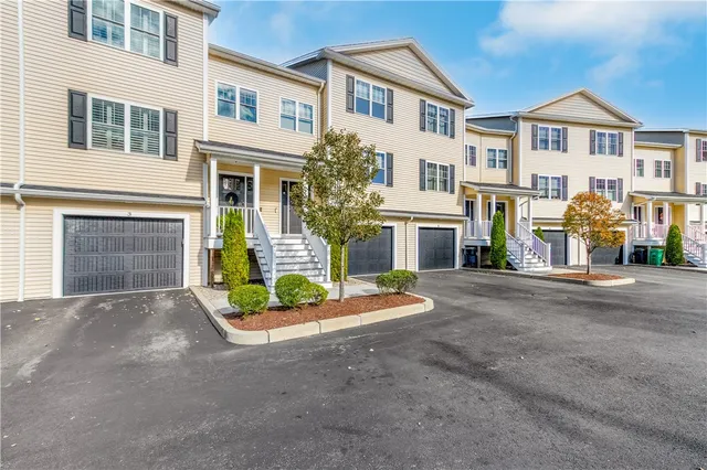 $589,999 | 3800 Post Road, Unit 4, Warwick, RI 02886