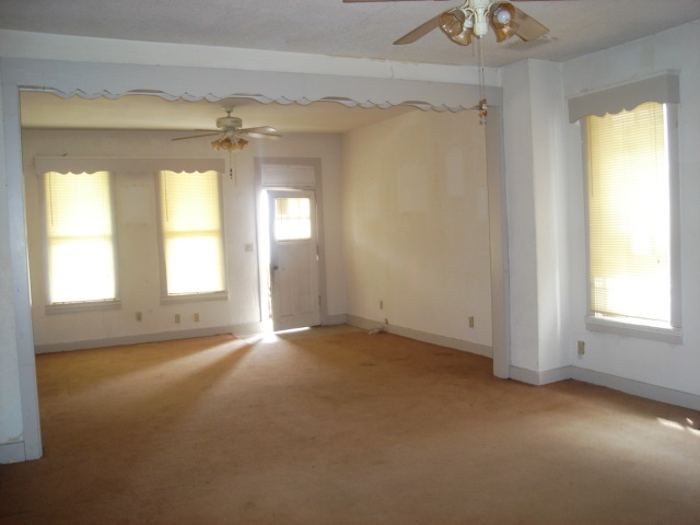 520 Lavina Street Fort Wayne, IN 46802 - Photo 3 of 12