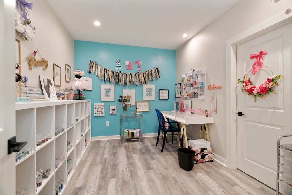 700 Chestnut Street Needham, MA 02492 - Photo 39 of 41 a room with furniture and gym equipment