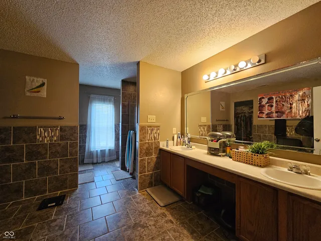 $2,300 | 10633 Cyrus Drive, Indianapolis, IN 46231