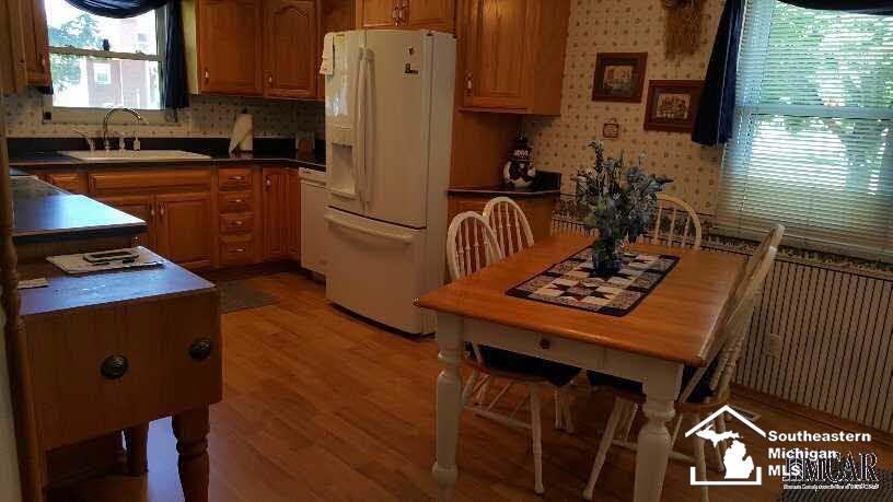 1630 South Custer Road Monroe, MI 48161 - Photo 4 of 21 Eat-in Kitchen