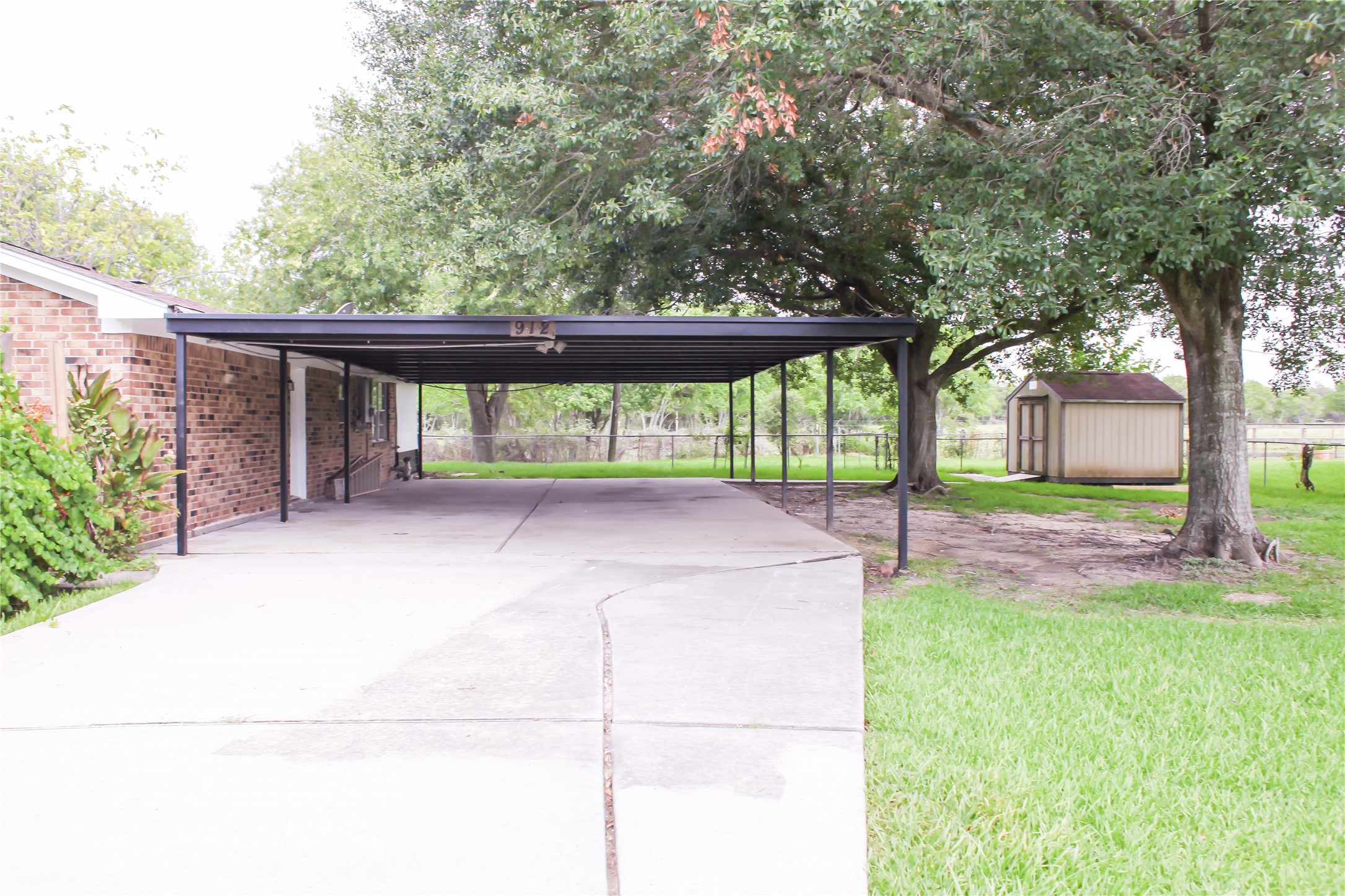 912 Robinson Road La Porte, TX 77571 - Photo 5 of 39 a view of outdoor space yard and deck