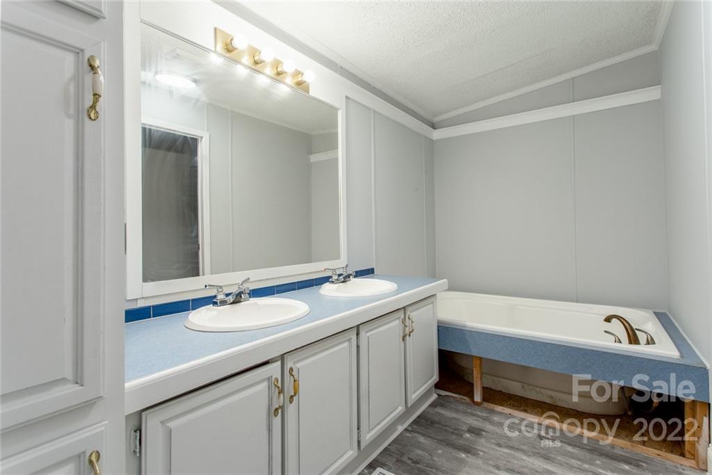5064 Valleymere Road Rock Hill, SC 29732 - Photo 10 of 25 Gallery Image 10