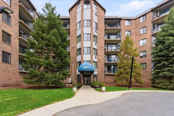 $132,000 | 2601 Kenzie Terrace, Unit 206, St. Anthony, MN 55418