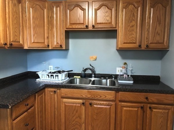 91 Marion Street Springfield, MA 01109 - Photo 14 of 26 Gallery Image 14