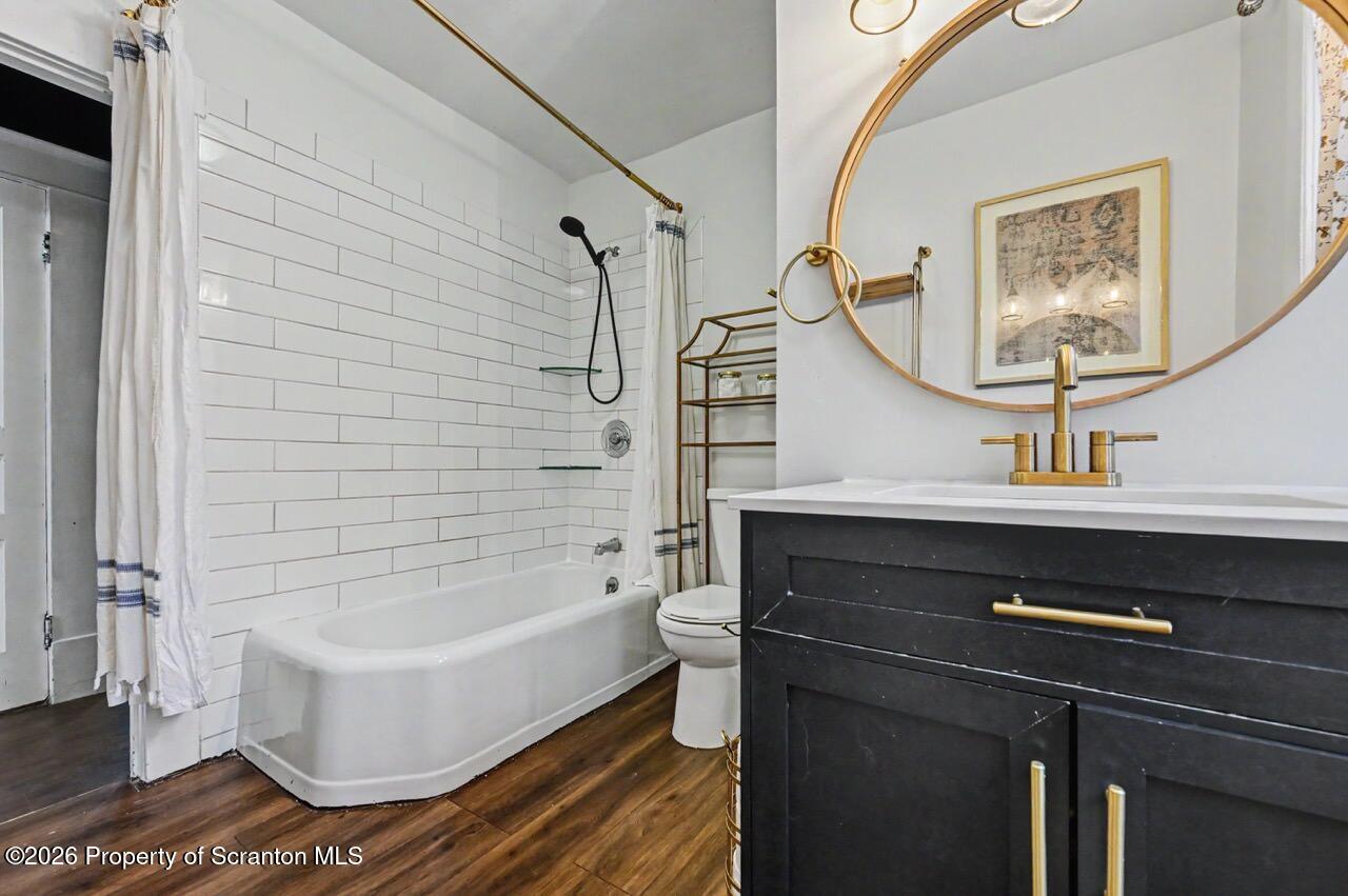 933 Fisk Street Scranton, PA 18509 - Photo 43 of 63 Full Bathroom