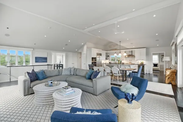 $7,995,000 | 45 Starbuck Road, Nantucket, MA 02554
