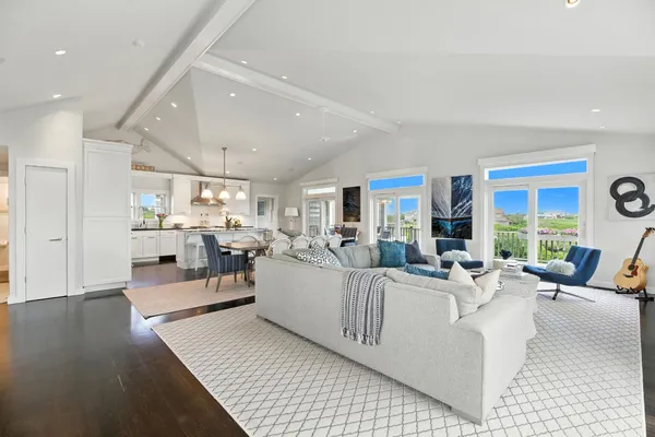 $7,995,000 | 45 Starbuck Road, Nantucket, MA 02554
