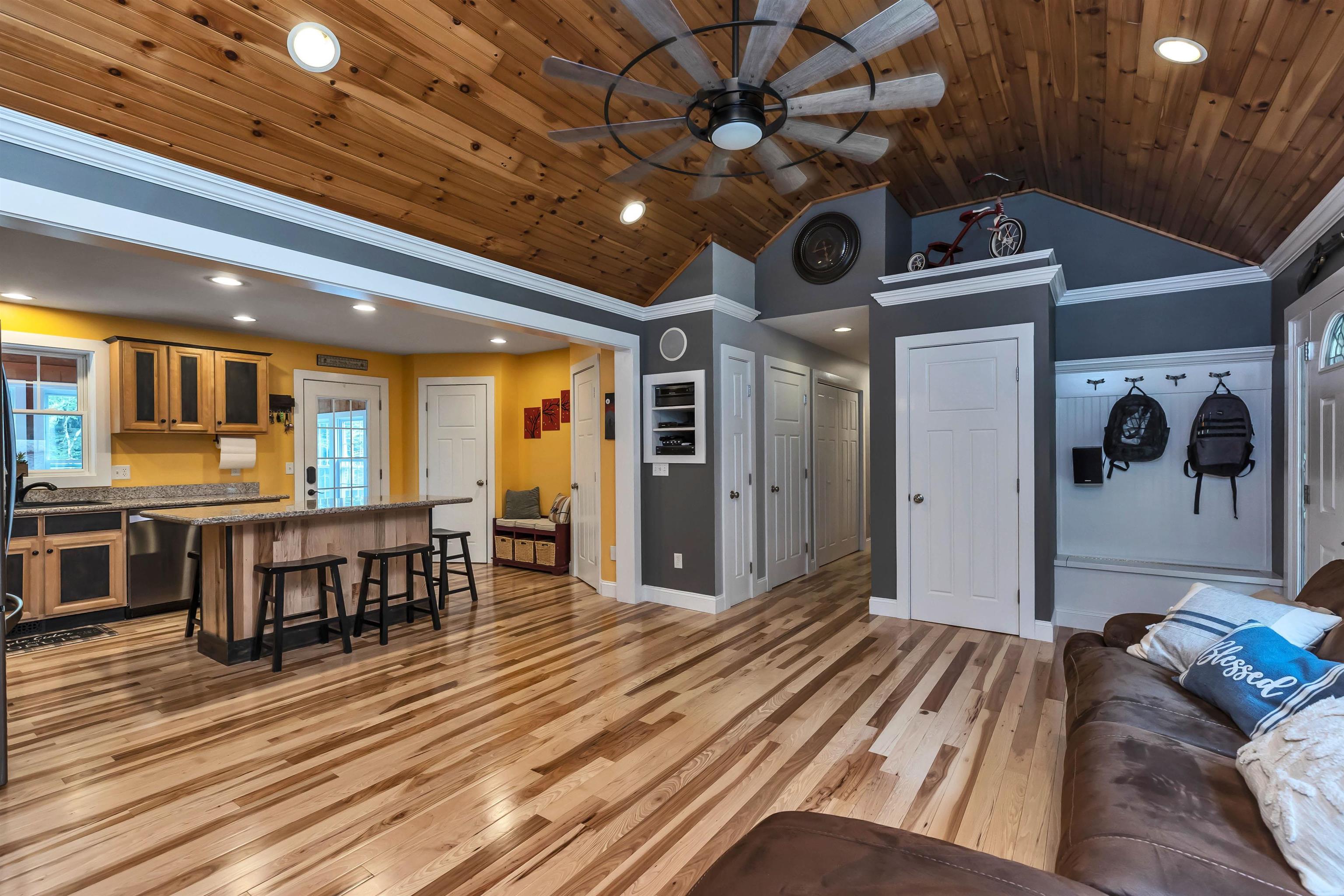 277 Buckley Road Weare, NH 03281 - Photo 4 of 40