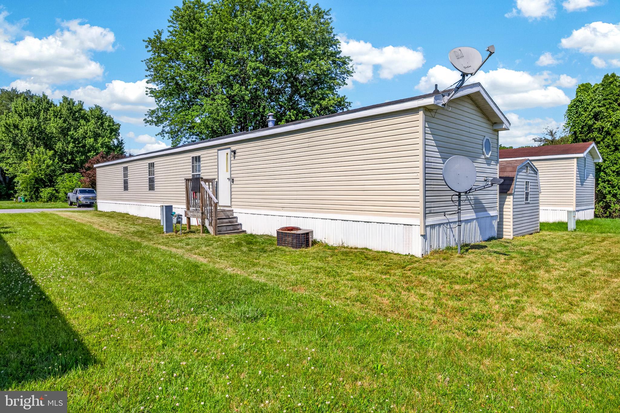 8 West Reybold Drive, Unit 8 Middletown, DE 19709 - Photo 30 of 30 Charming mobile home with spacious yard.