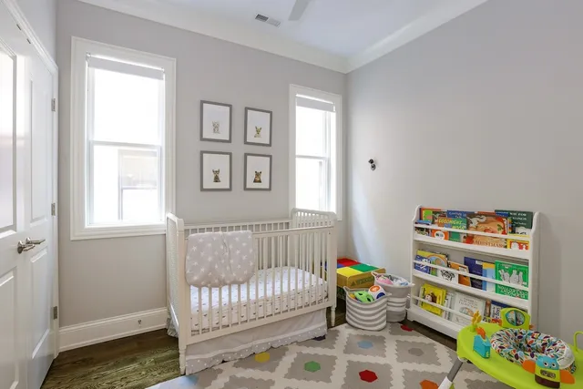 $4,500 | 1419 West Roscoe Street, Unit 3, Chicago, IL 60657