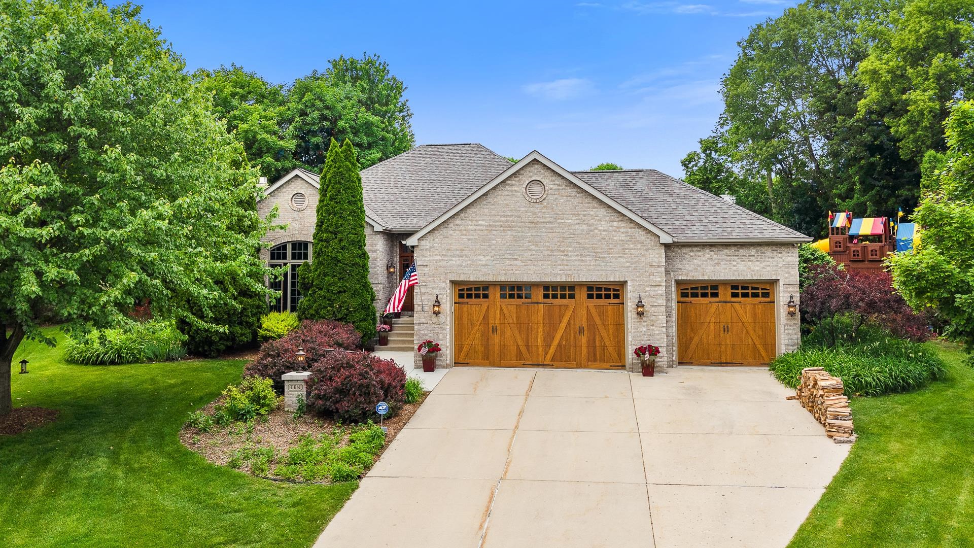 10 Vienna Circle Madison, WI 53718 - Photo 1 of 55