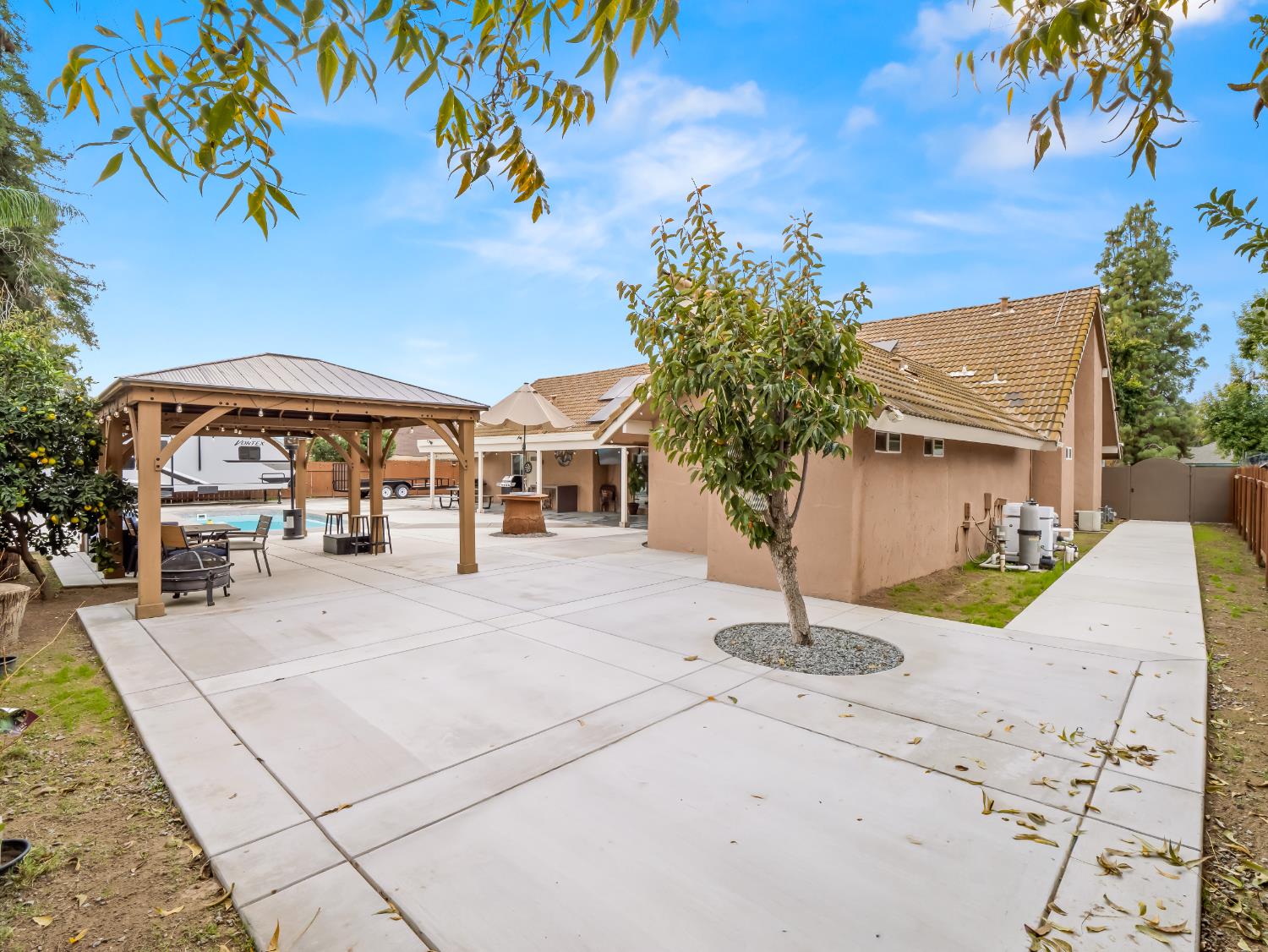 1691 South Bailey Avenue Fresno, CA 93727 - Photo 11 of 41