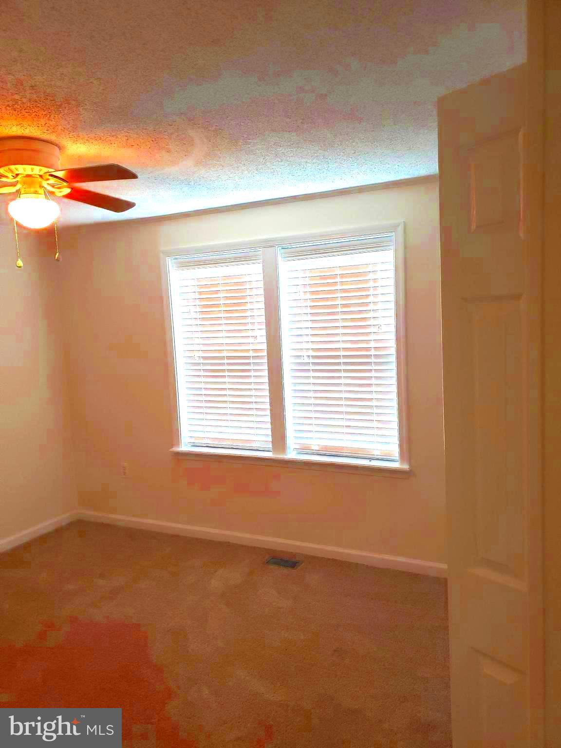 45886 South Springsteen Court California, MD 20619 - Photo 14 of 30 New custom blinds on all windows!
