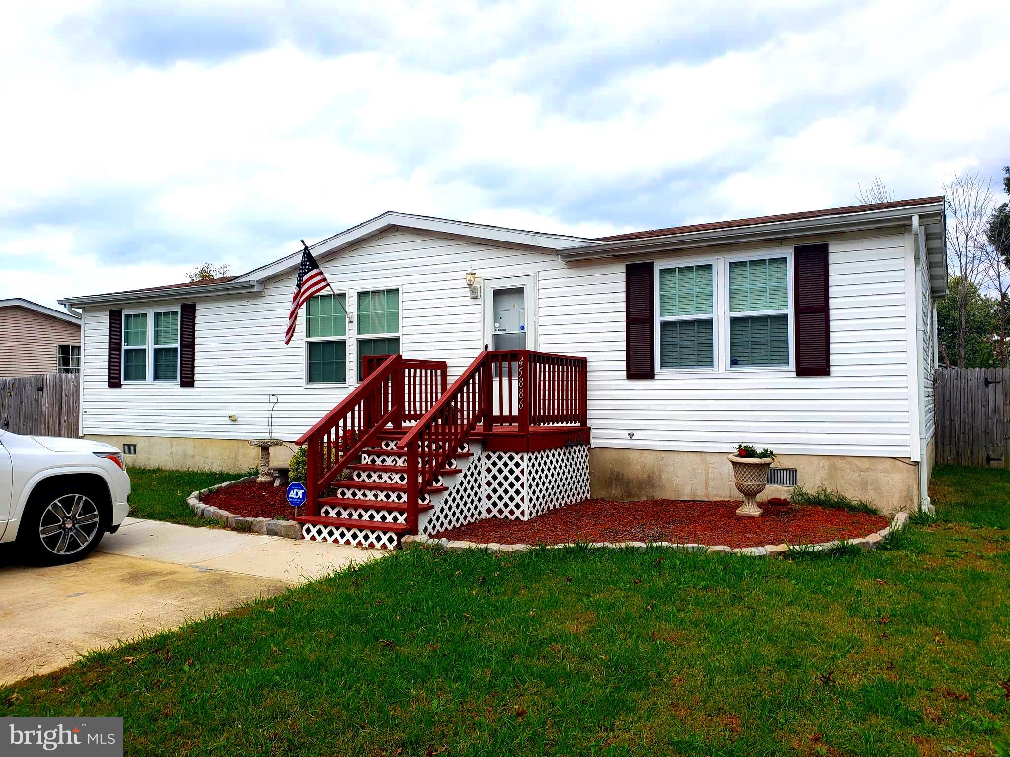 45886 South Springsteen Court California, MD 20619 - Photo 2 of 30 Welcoming little deck on front!