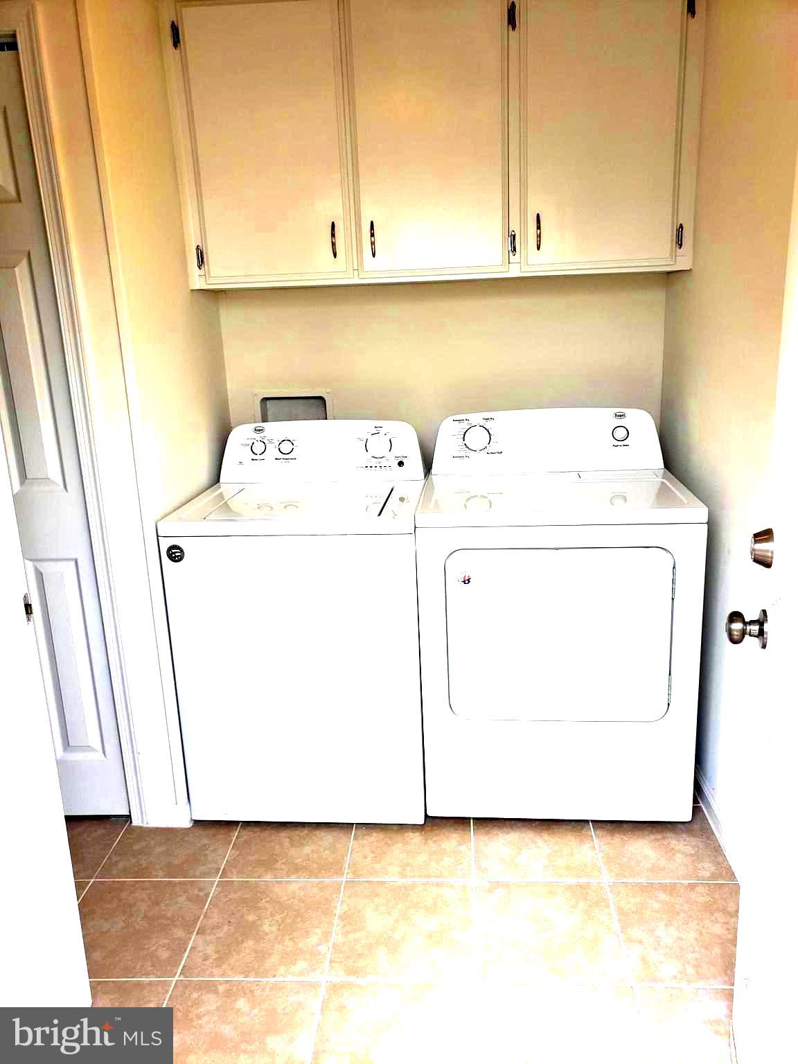 45886 South Springsteen Court California, MD 20619 - Photo 25 of 30 Laundry room off rear.