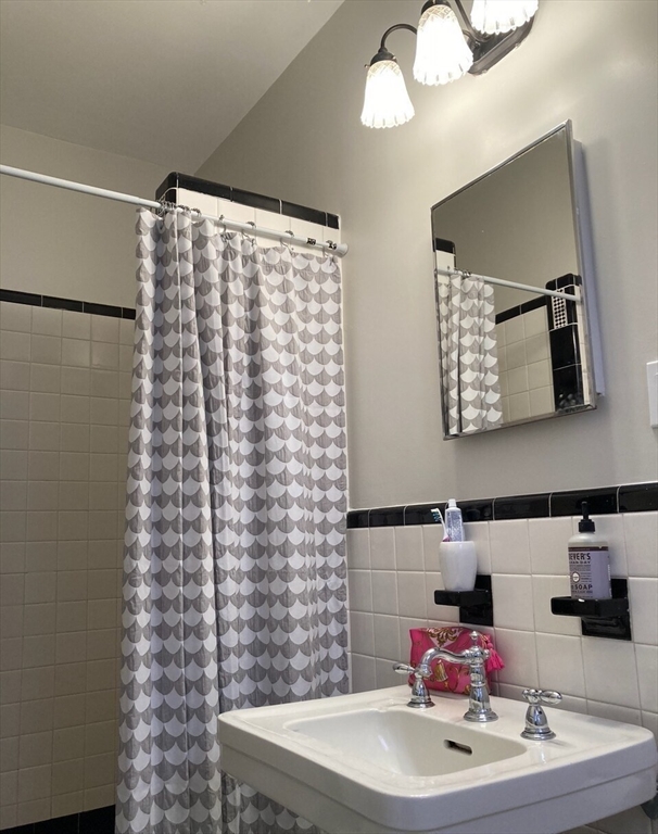 21 Beacon Street, Unit 7K Boston, MA 02108 - Photo 7 of 8