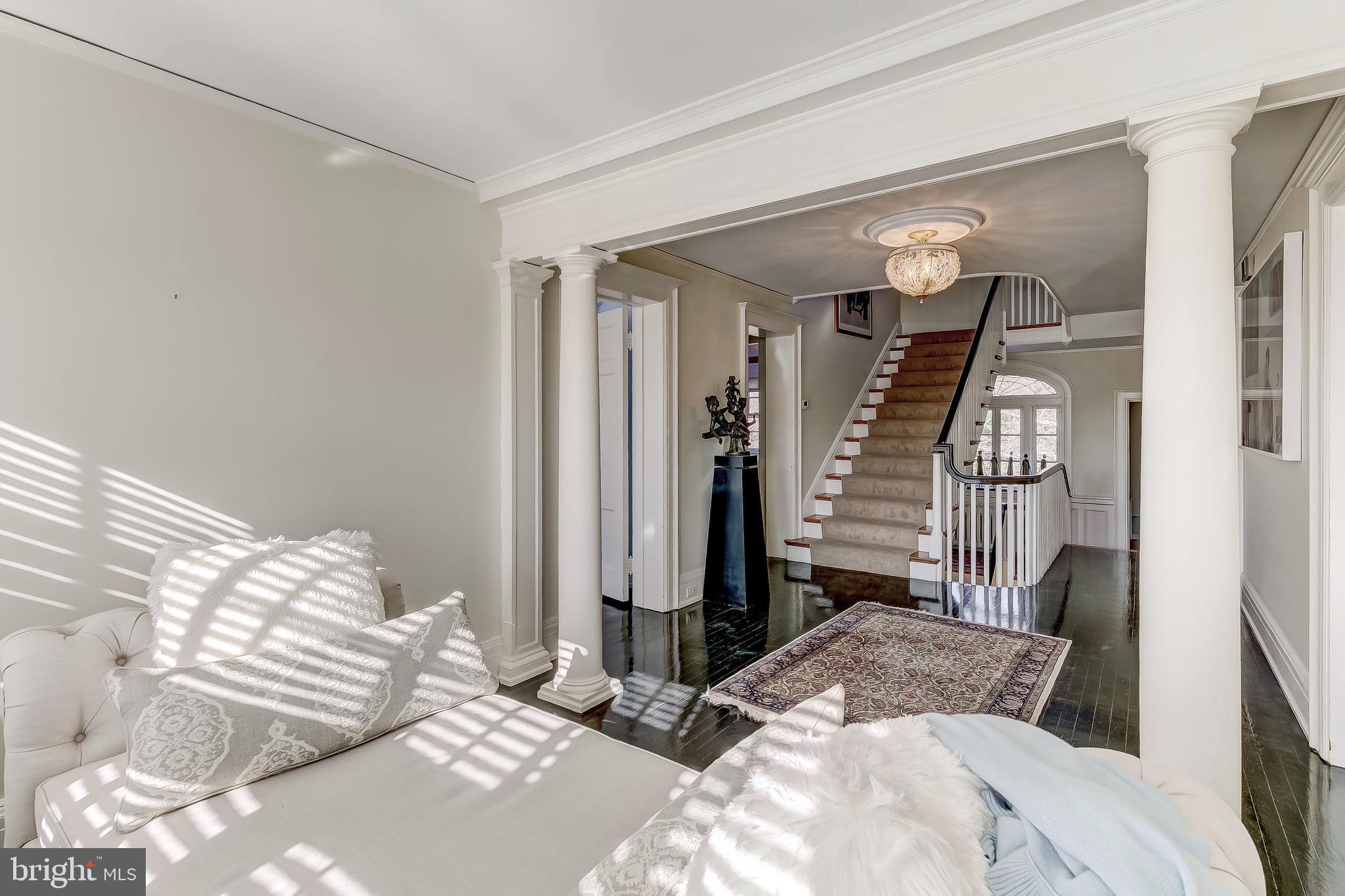 10 Whitfield Road Baltimore, MD 21210 - Photo 27 of 53 2nd Floor Hall