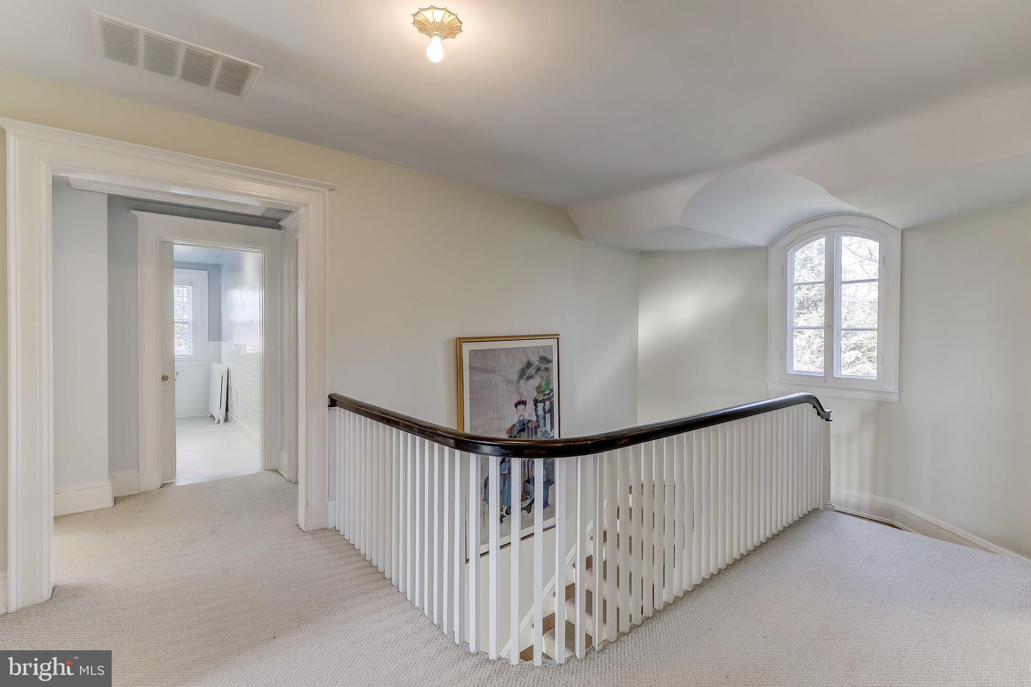 10 Whitfield Road Baltimore, MD 21210 - Photo 39 of 53 3rd Floor Hall