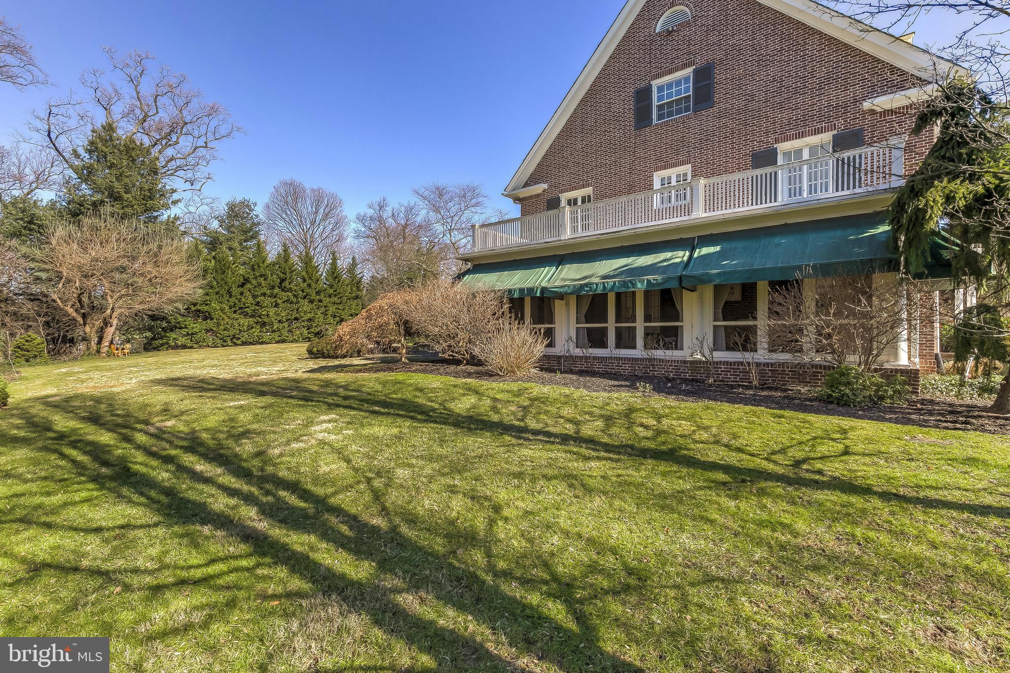 10 Whitfield Road Baltimore, MD 21210 - Photo 53 of 53 Side Lawn