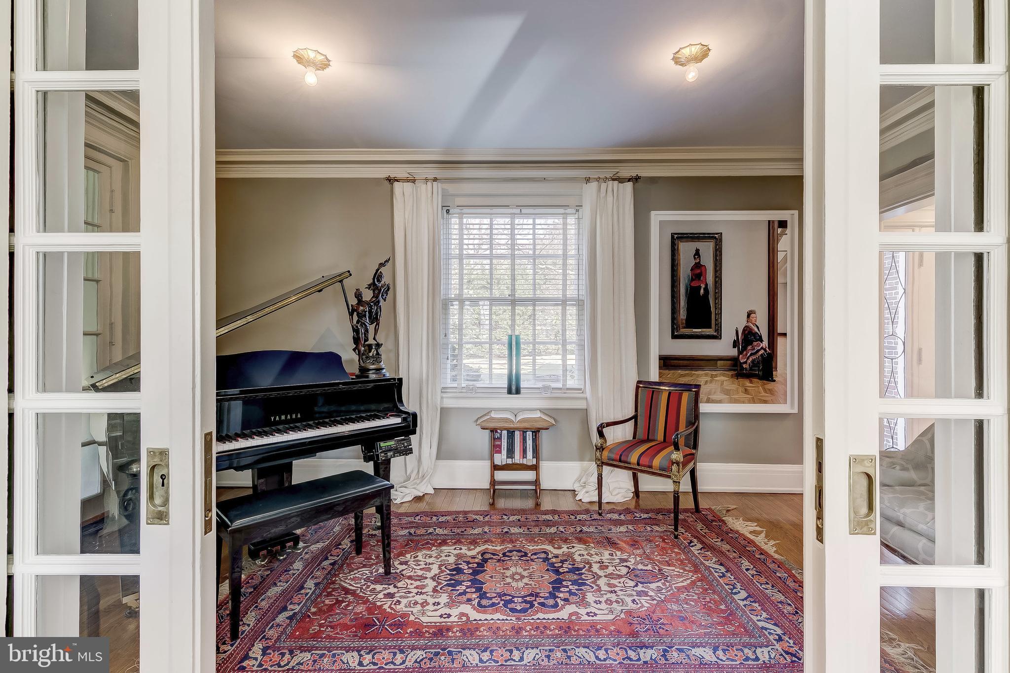10 Whitfield Road Baltimore, MD 21210 - Photo 9 of 53 Sitting Room