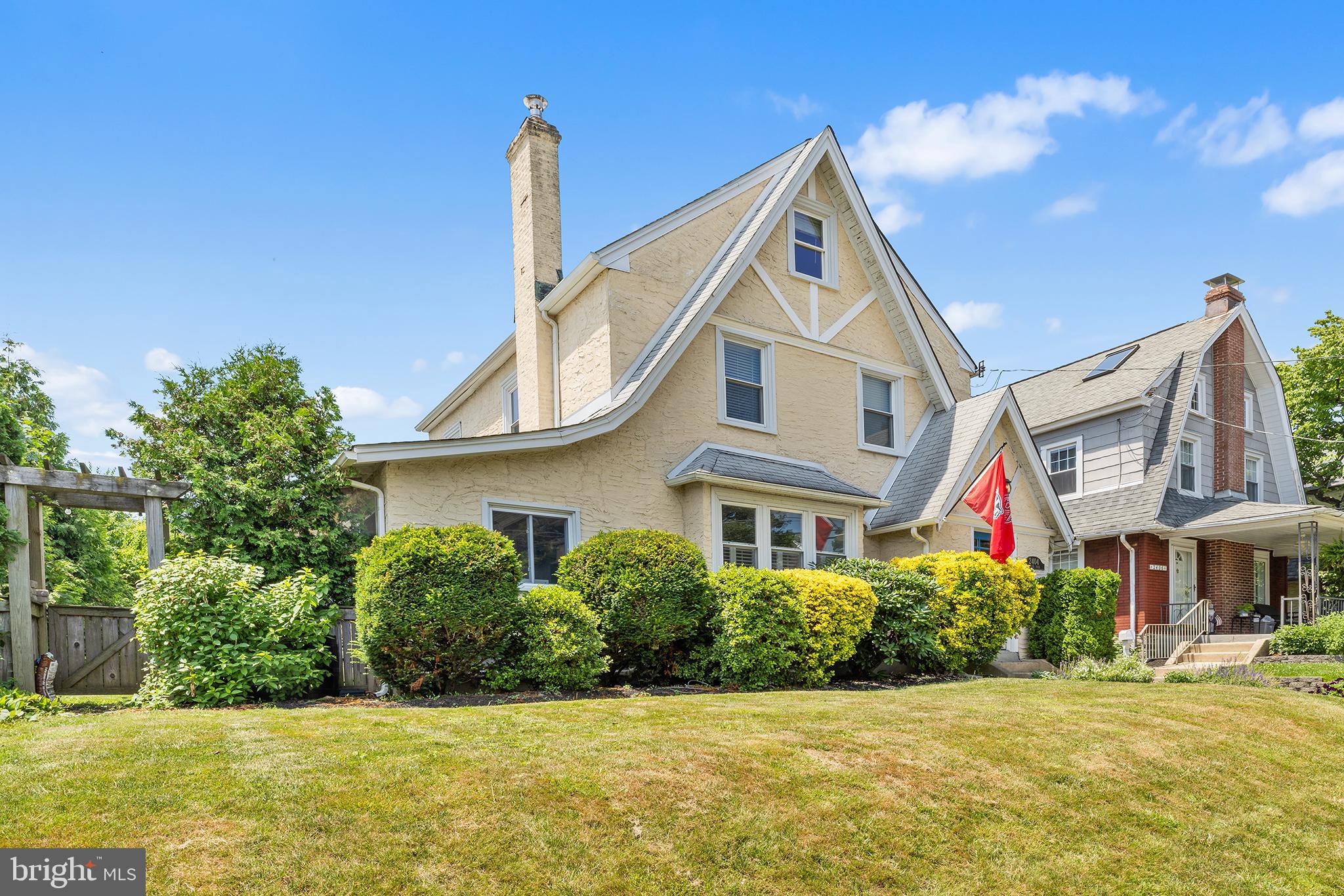 2404 Poplar Road Havertown, PA 19083 - Photo 3 of 41