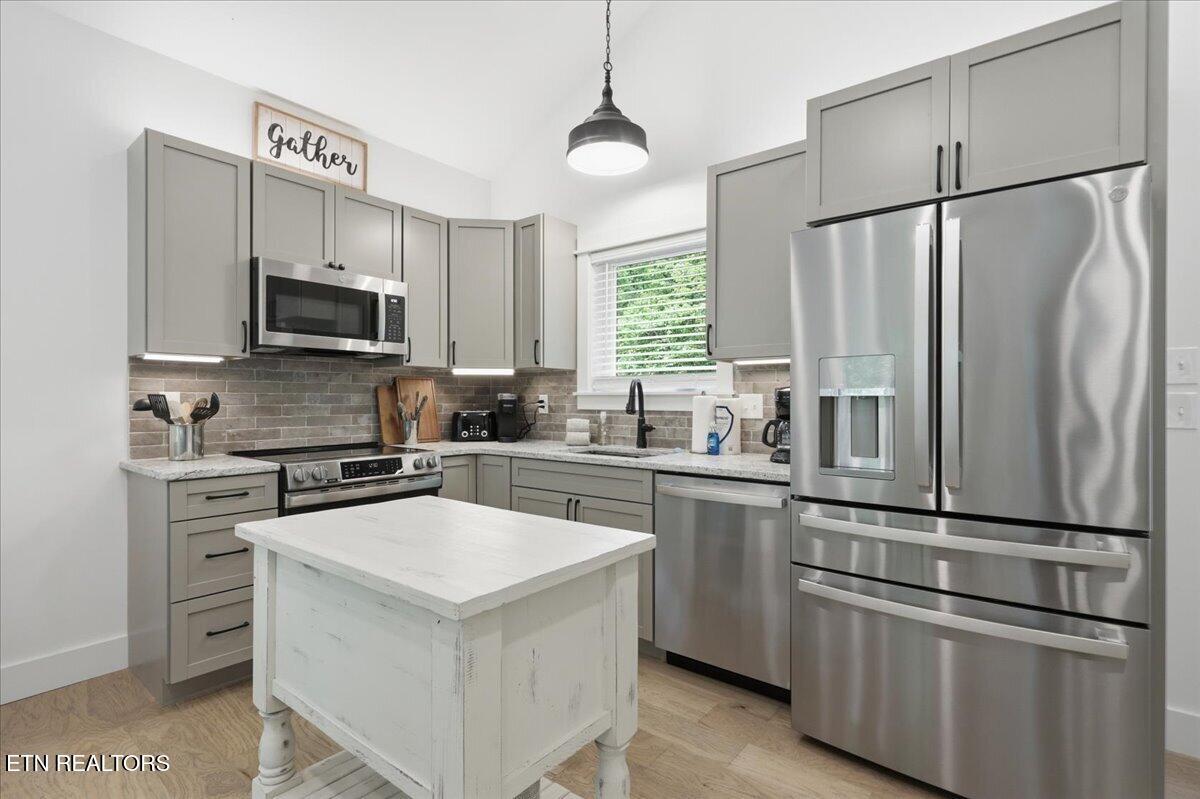 405 Laurel Trace Road Townsend, TN 37882 - Photo 8 of 28 kitchen