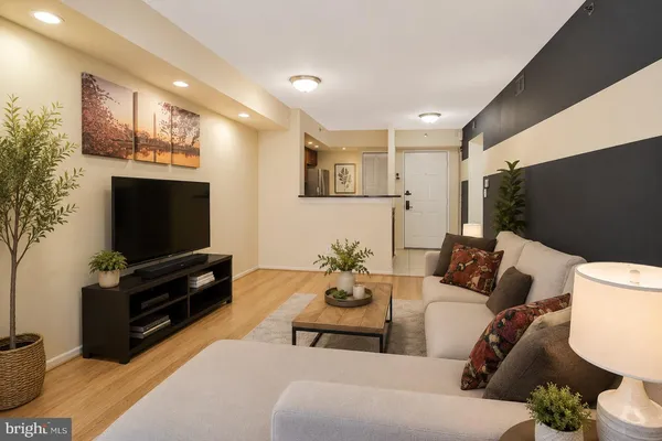$2,400 | 1001 North Vermont Street, Unit 413, Arlington, VA 22201