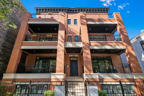 $875,000 | 1900 North Sheffield Avenue, Unit 2N, Chicago, IL 60614