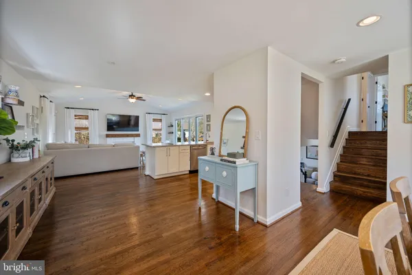 $515,000 | 6 Pickett Road, Lutherville-Timonium, MD 21093