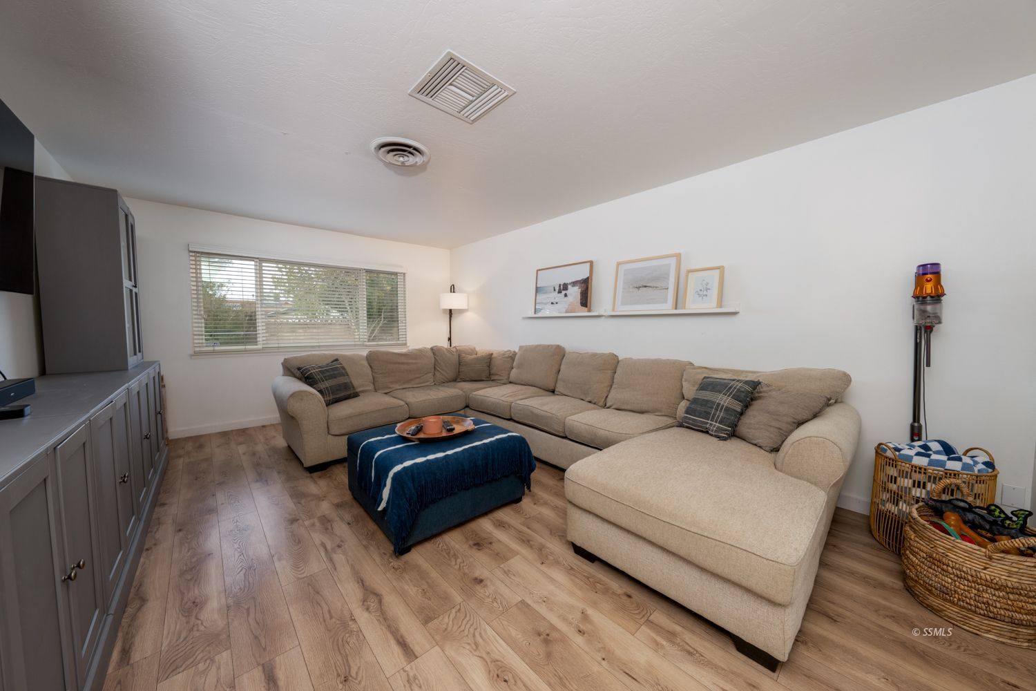 744 West Felspar Avenue Ridgecrest, CA 93555 - Photo 7 of 29