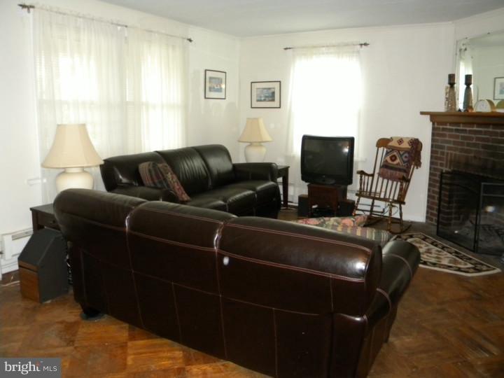 5 Melvin Road Phoenixville, PA 19460 - Photo 3 of 17 Living Room
