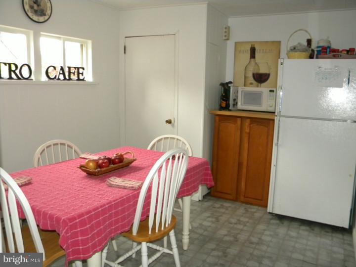 5 Melvin Road Phoenixville, PA 19460 - Photo 8 of 17 Kitchen