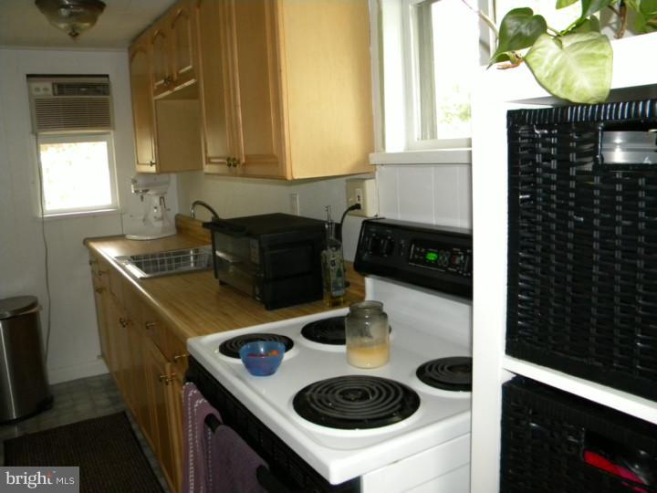 5 Melvin Road Phoenixville, PA 19460 - Photo 9 of 17 Kitchen