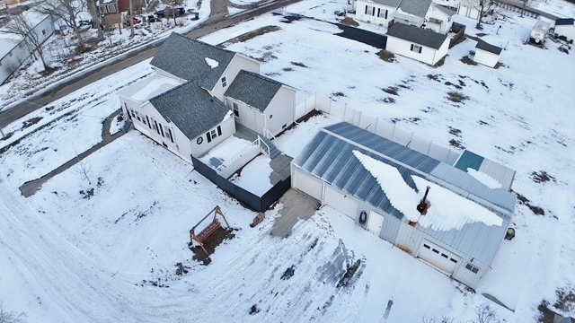 300 East South Street Atlanta, IL 61723 - Photo 68 of 69 an aerial view of a house with a yard