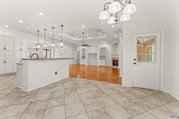 $495,000 | 35261 Beverly Hills Drive, Prairieville, LA 70769