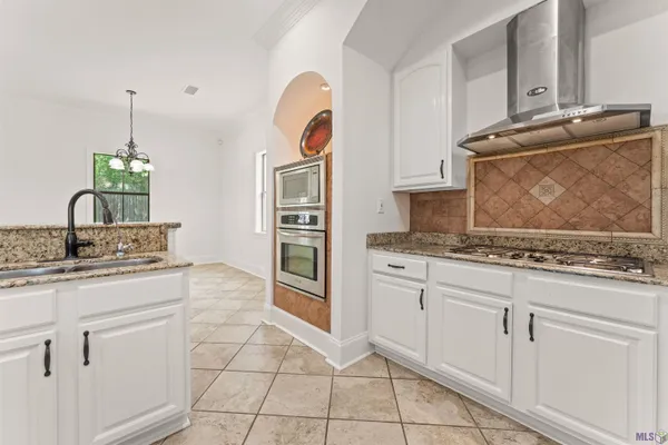 $495,000 | 35261 Beverly Hills Drive, Prairieville, LA 70769