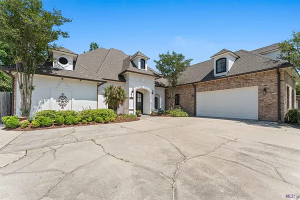 $495,000 | 35261 Beverly Hills Drive, Prairieville, LA 70769
