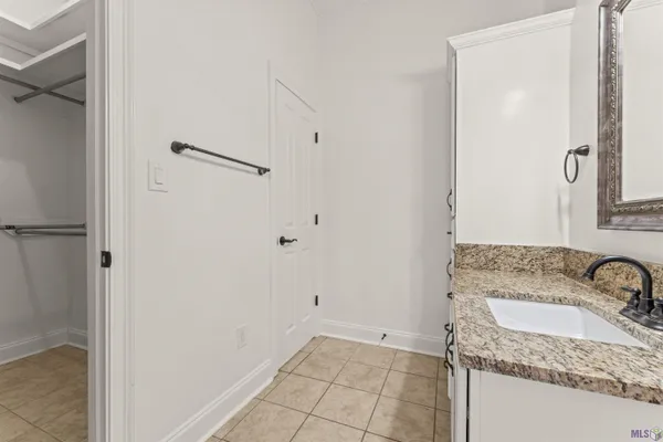 $495,000 | 35261 Beverly Hills Drive, Prairieville, LA 70769