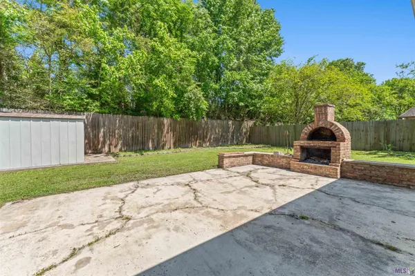 $495,000 | 35261 Beverly Hills Drive, Prairieville, LA 70769
