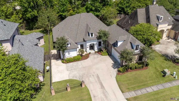 $495,000 | 35261 Beverly Hills Drive, Prairieville, LA 70769