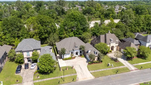$495,000 | 35261 Beverly Hills Drive, Prairieville, LA 70769