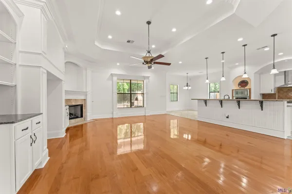 $495,000 | 35261 Beverly Hills Drive, Prairieville, LA 70769